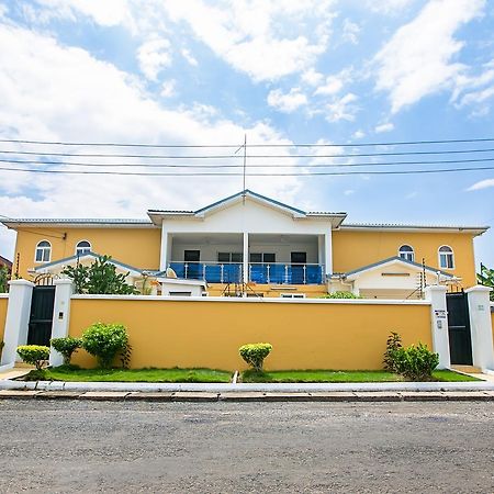 @Home Boutique B&B Hostel And Suite Accra Ngoại thất bức ảnh