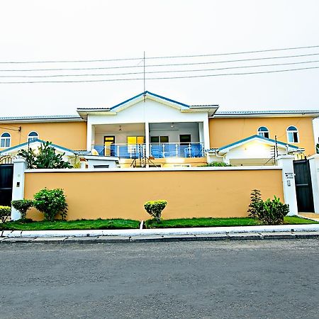 @Home Boutique B&B Hostel And Suite Accra Ngoại thất bức ảnh