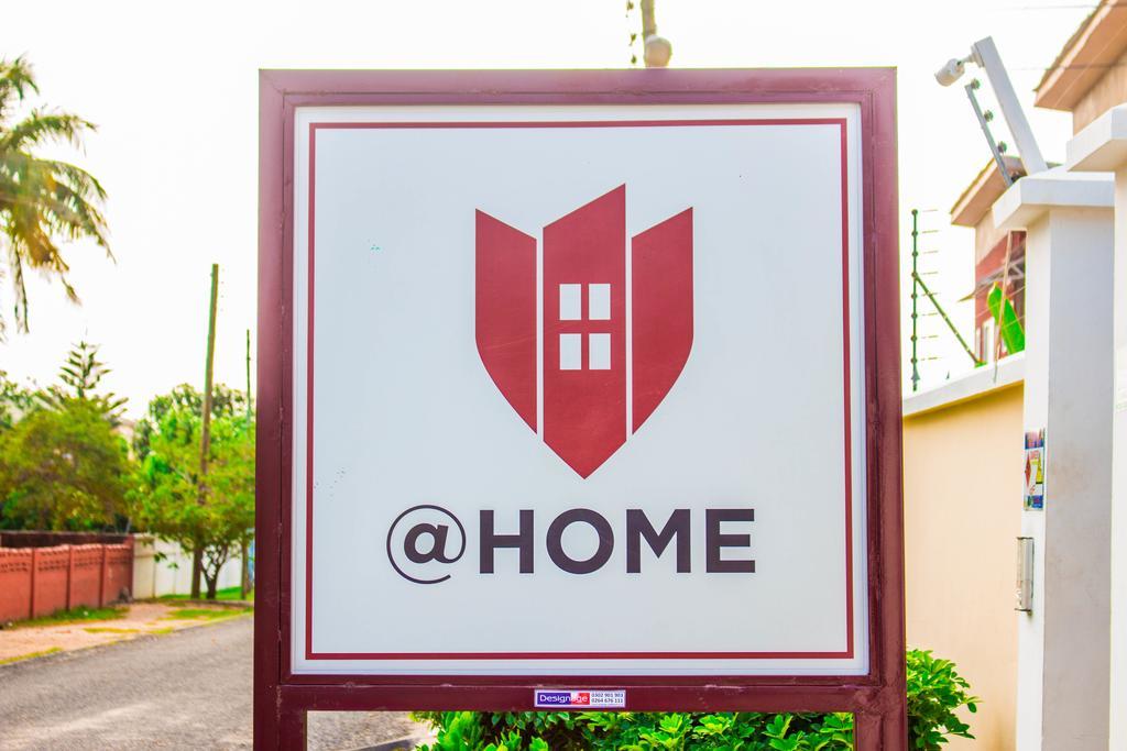 @Home Boutique B&B Hostel And Suite Accra Ngoại thất bức ảnh
