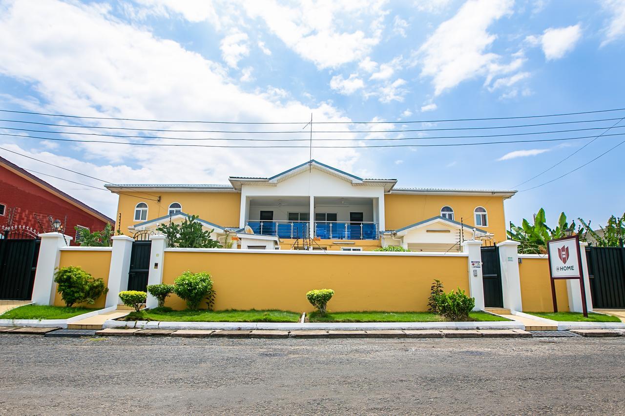 @Home Boutique B&B Hostel And Suite Accra Ngoại thất bức ảnh
