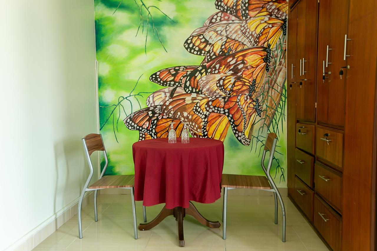 @Home Boutique B&B Hostel And Suite Accra Ngoại thất bức ảnh