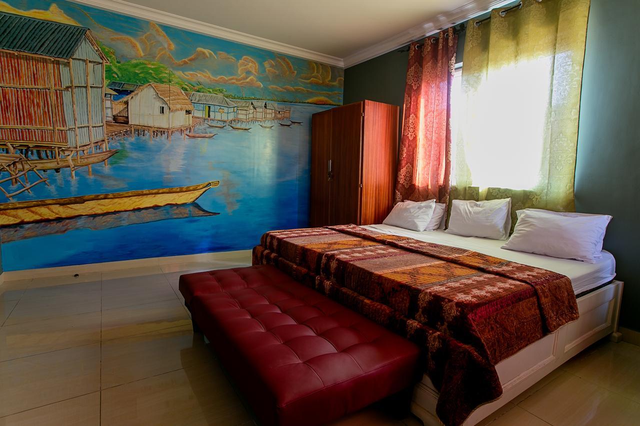 @Home Boutique B&B Hostel And Suite Accra Ngoại thất bức ảnh