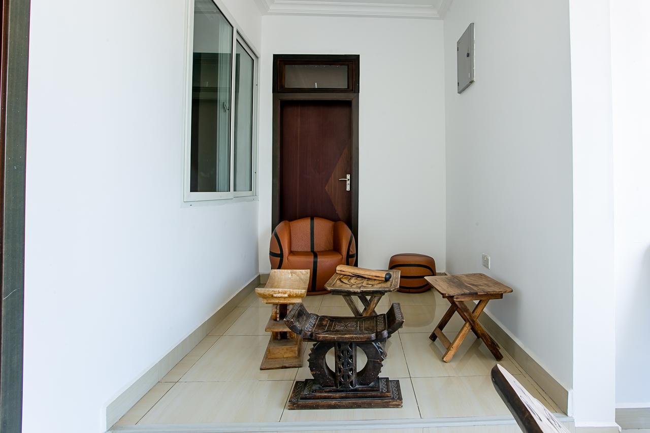 @Home Boutique B&B Hostel And Suite Accra Ngoại thất bức ảnh