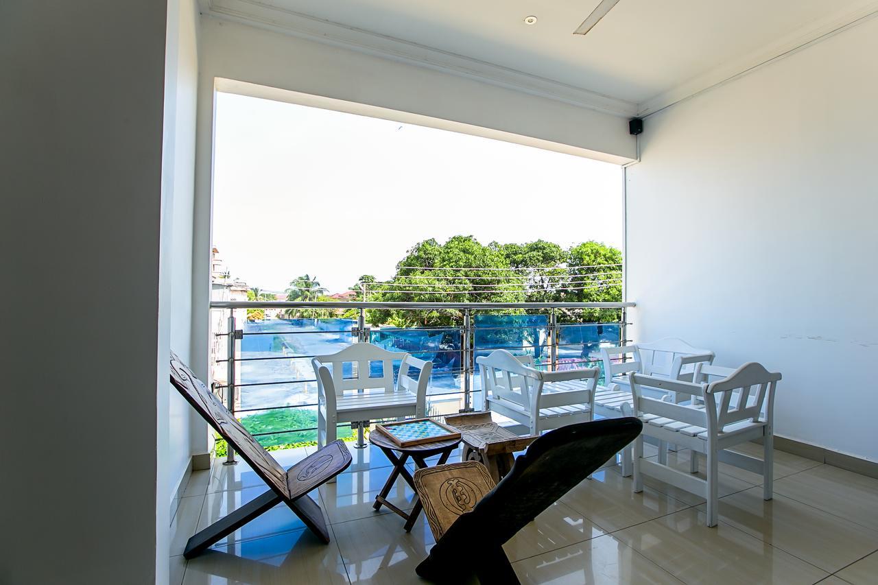@Home Boutique B&B Hostel And Suite Accra Ngoại thất bức ảnh