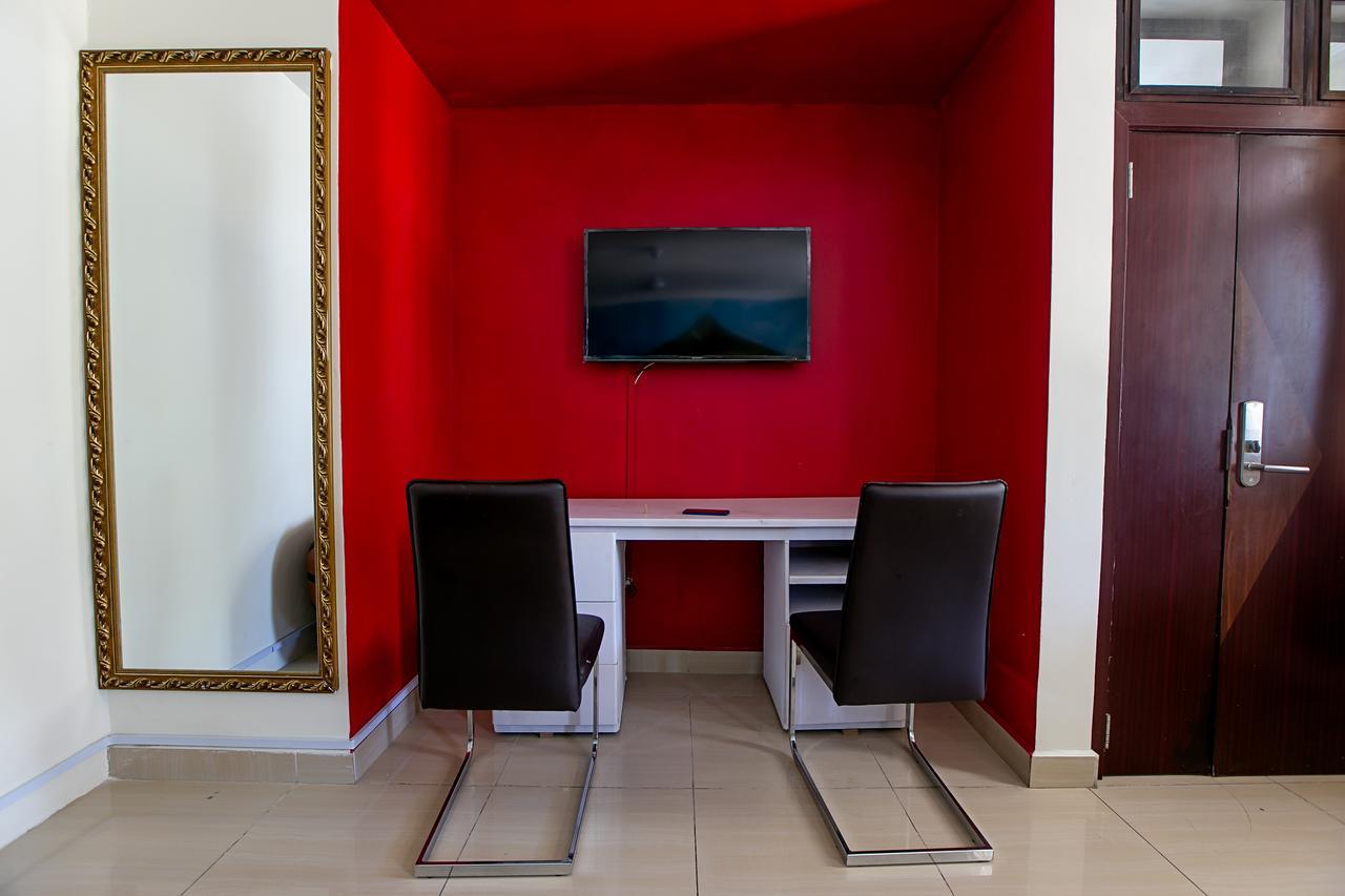 @Home Boutique B&B Hostel And Suite Accra Ngoại thất bức ảnh