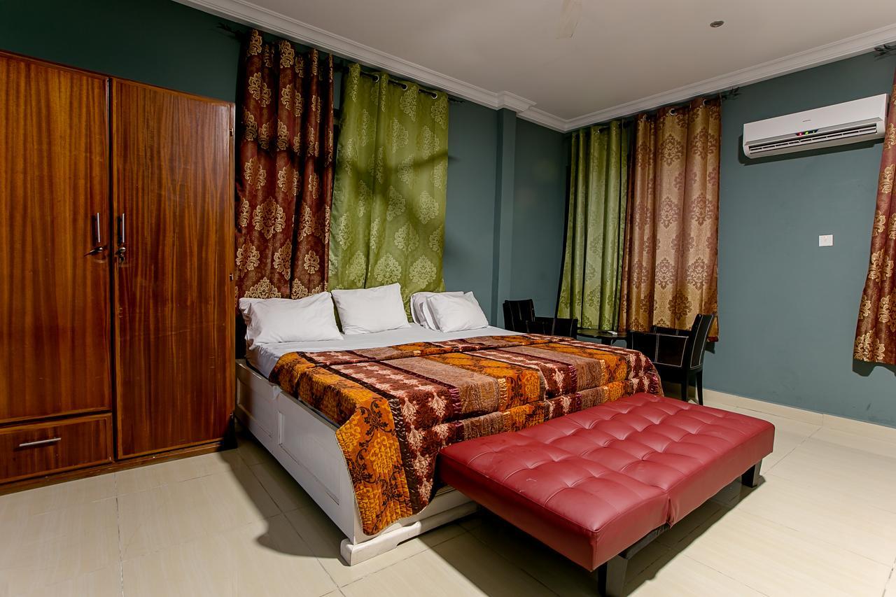 @Home Boutique B&B Hostel And Suite Accra Ngoại thất bức ảnh