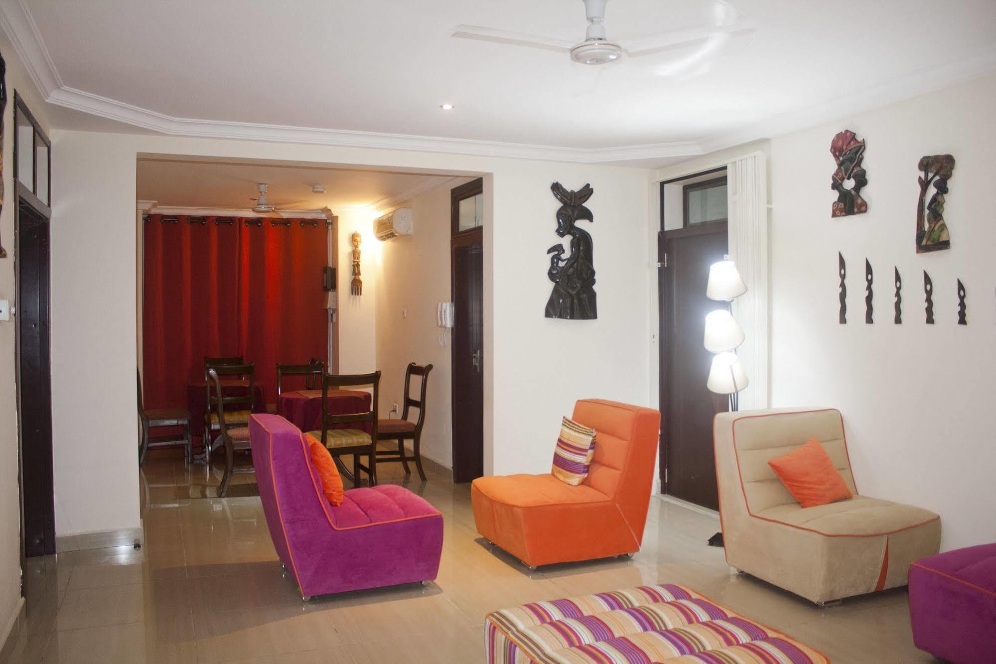 @Home Boutique B&B Hostel And Suite Accra Ngoại thất bức ảnh