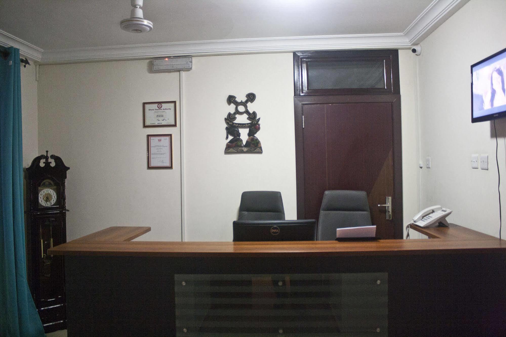 @Home Boutique B&B Hostel And Suite Accra Ngoại thất bức ảnh