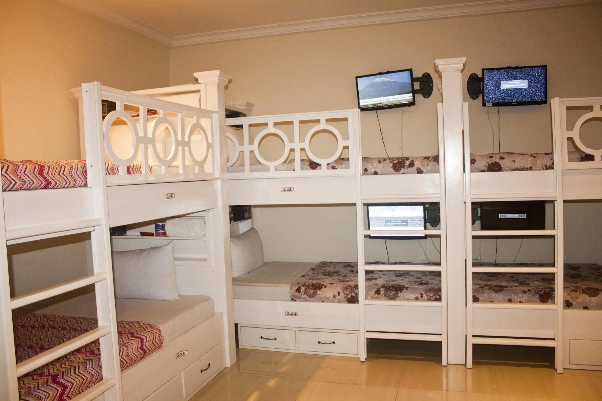 @Home Boutique B&B Hostel And Suite Accra Ngoại thất bức ảnh