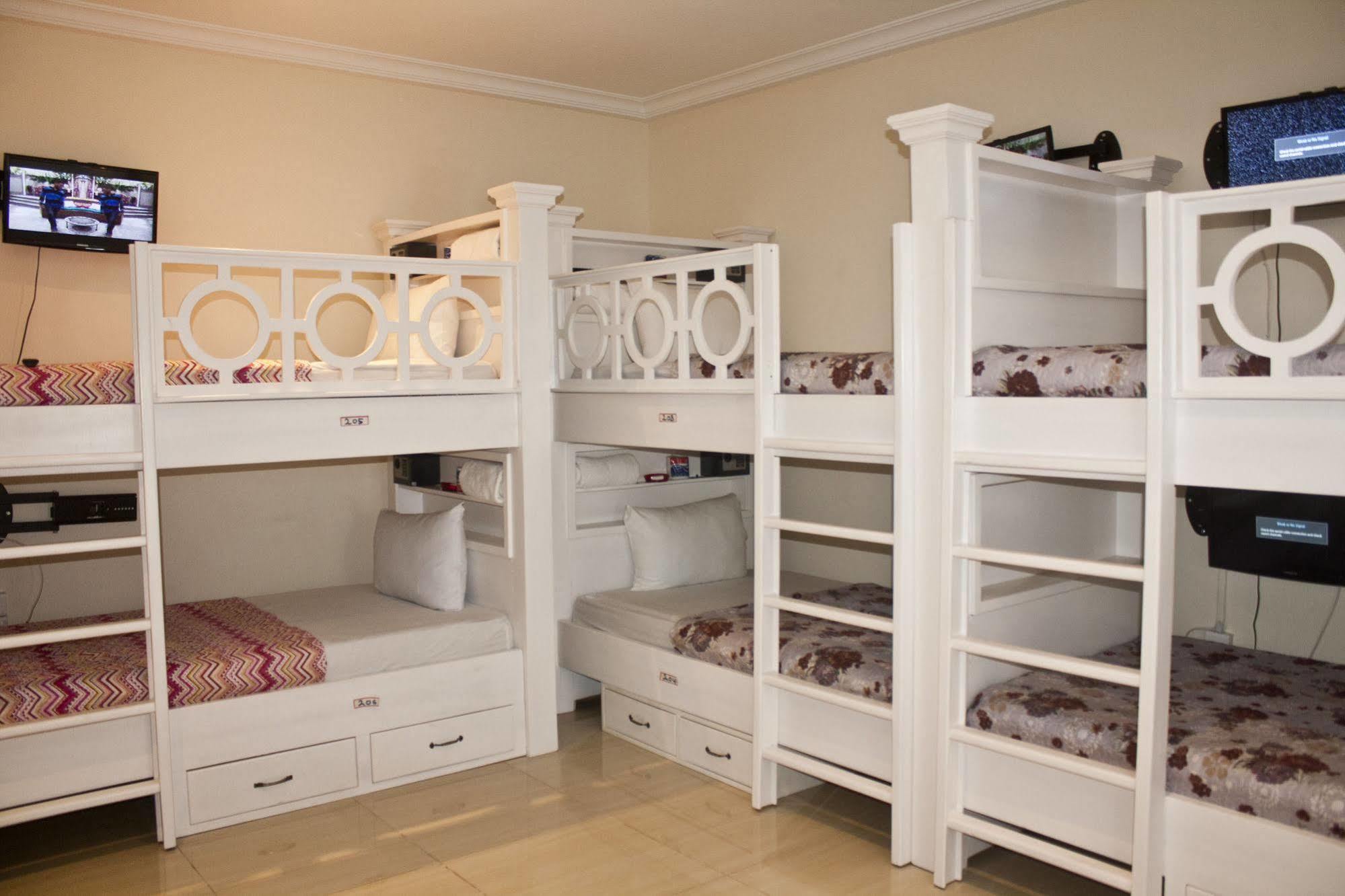 @Home Boutique B&B Hostel And Suite Accra Ngoại thất bức ảnh